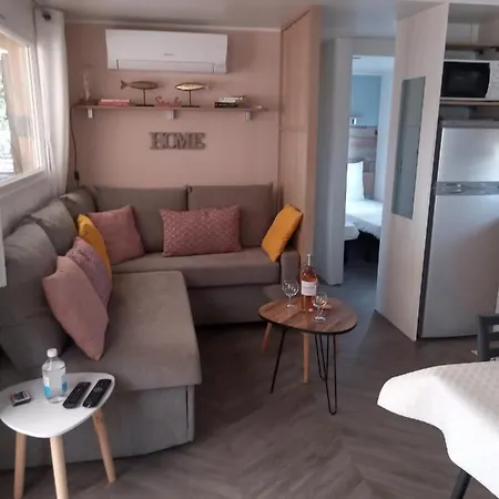 Campsite Mobil Grand Confort Contis 8 Places